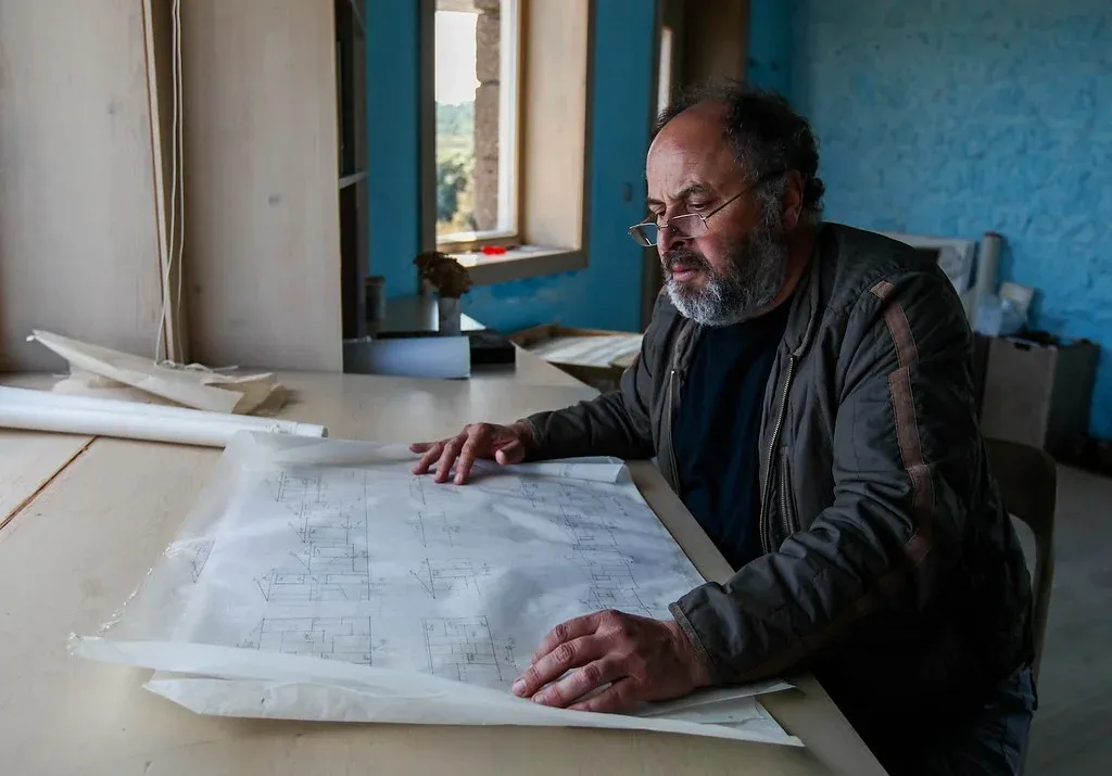 Hüsmen Ersöz Kimdir?